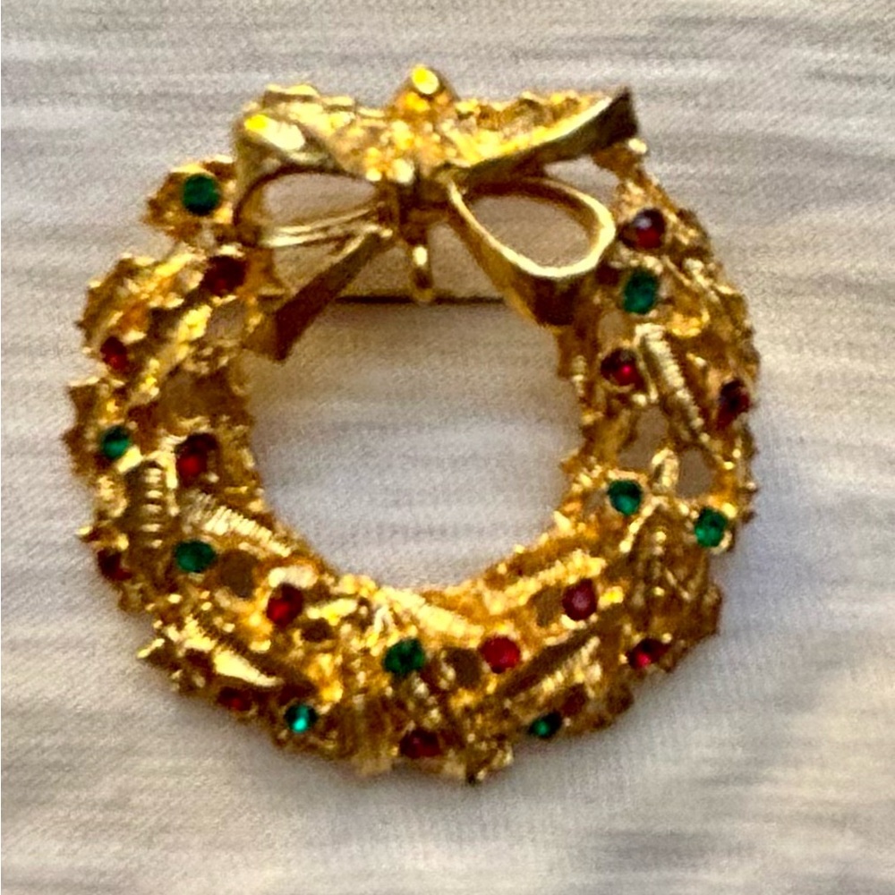 Vintage Graziano Christmas Wreath Rhinestone Accent Pin Brooch